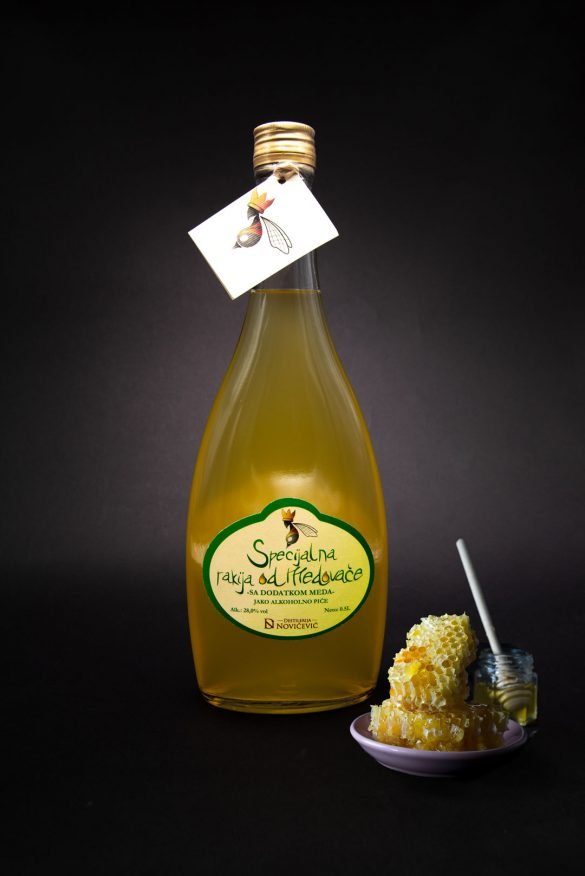 Medena – Specijalna rakija od medovače sa dodatkom meda - Novićević